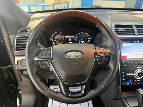 Used 2019 Ford Explorer Platinum AWD/4WD image 19