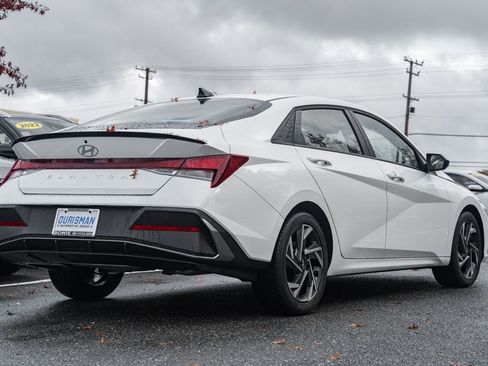 Certified 2025 Hyundai Elantra Sport image 4