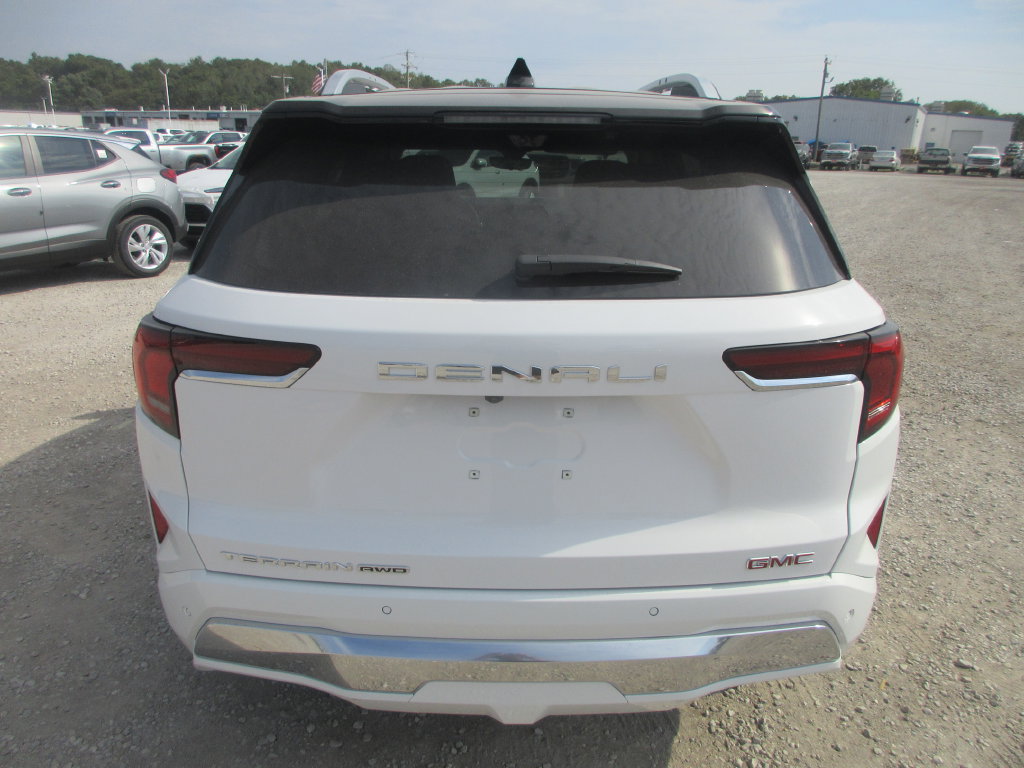 New 2027 GMC Terrain Denali w/ LPO, Black Badging Package AWD/4WD image 5