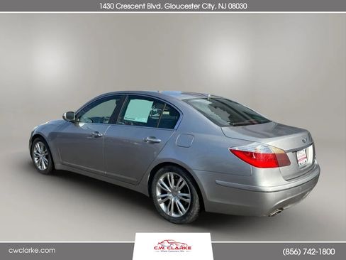 Used 2010 Hyundai Genesis 3.8 w/ Technology Pkg 4 image 5
