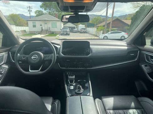 Used 2023 Nissan Rogue Platinum AWD/4WD image 6