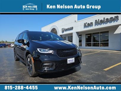 New 2026 Chrysler Pacifica Limited