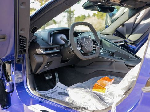 Used 2025 Chevrolet Corvette Stingray Premium Conv w/ Z51 Performance Package image 26