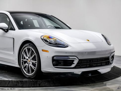 Used 2023 Porsche Panamera 4 Platinum Edition AWD/4WD image 26
