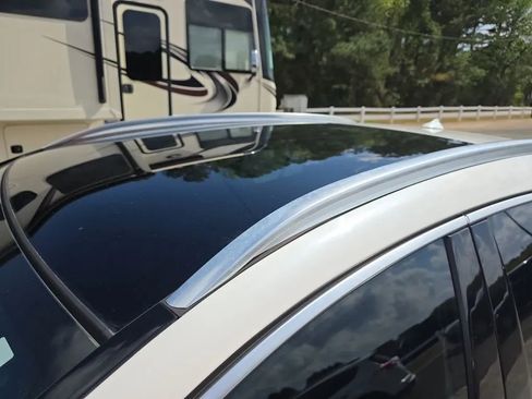 Used 2017 INFINITI QX30 Premium w/ Technology Package image 12