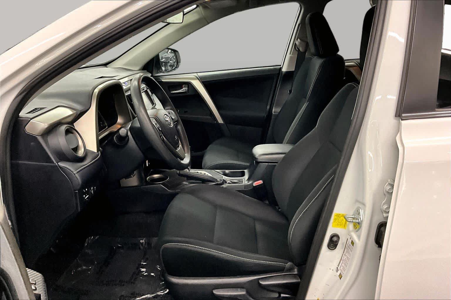 Used 2014 Toyota RAV4 XLE FWD image 7