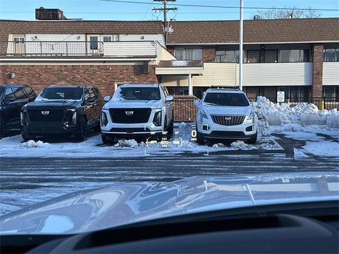 Used 2024 Chevrolet Suburban Premier w/ Premium Package image 45