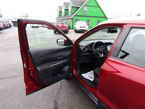 Used 2021 Nissan Kicks SV FWD image 15