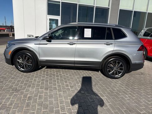 Certified 2023 Volkswagen Tiguan SE image 3