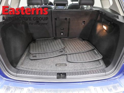 Used 2022 Volkswagen Taos SEL image 9