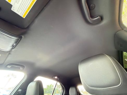 Used 2025 Cadillac XT4 Premium Luxury FWD image 21