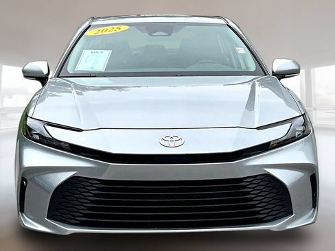 Used 2025 Toyota Camry LE FWD image 2