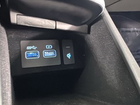 Used 2025 Genesis GV70 3.5T Sport image 28