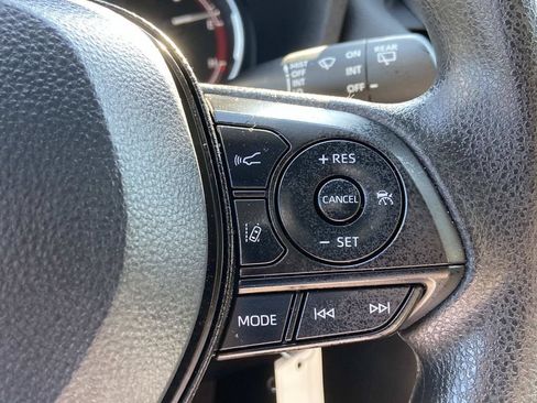 Used 2025 Toyota RAV4 LE FWD image 29