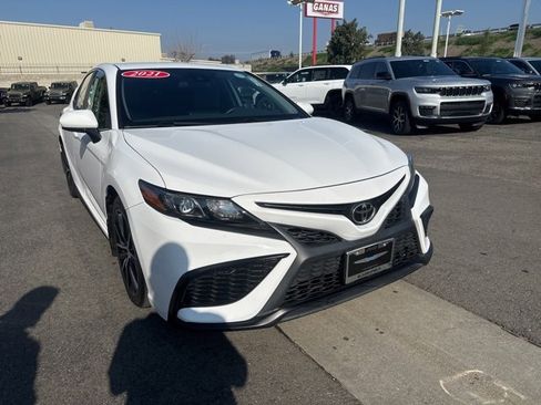Used 2021 Toyota Camry SE image 8