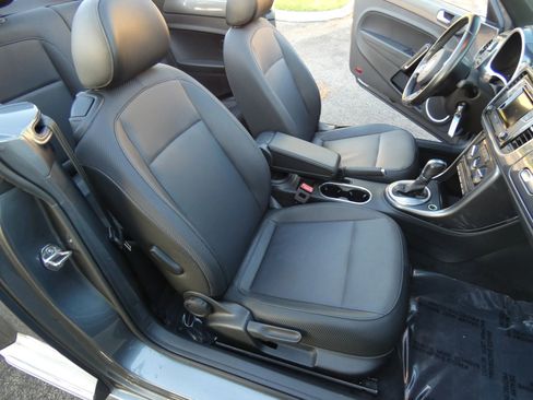 Used 2018 Volkswagen Beetle 2.0T S image 26