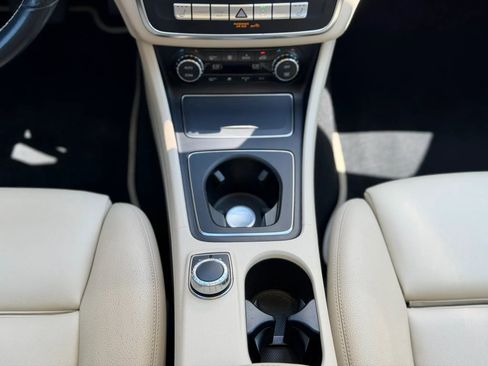 Used 2019 Mercedes-Benz GLA 250 image 35