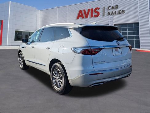 Used 2024 Buick Enclave Premium image 9