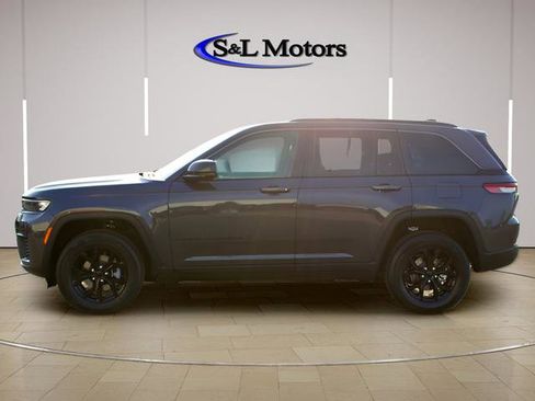 New 2026 Jeep Grand Cherokee Altitude AWD/4WD image 5