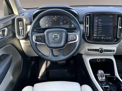Used 2020 Volvo XC40 T5 Inscription image 8