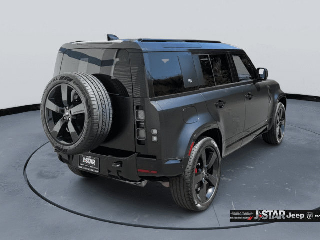 Used 2024 Land Rover Defender 110 X AWD/4WD image 5