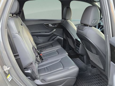 Used 2022 Audi Q7 Premium Plus image 31