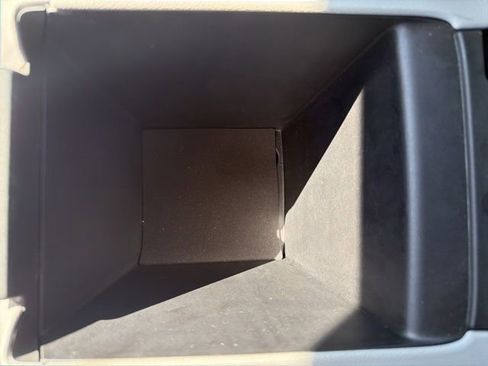 Used 2023 GMC Acadia SLT image 39