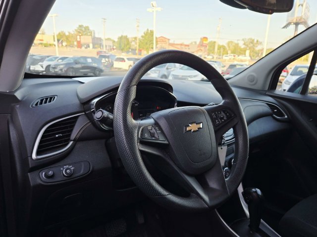 Used 2019 Chevrolet Trax LS w/ Tint and Cruise Package FWD image 8