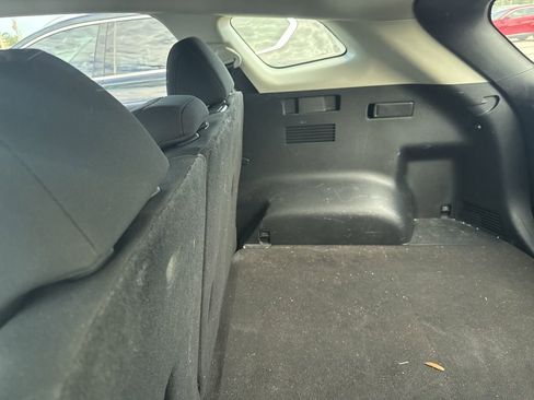 Used 2025 Kia Sportage LX image 7