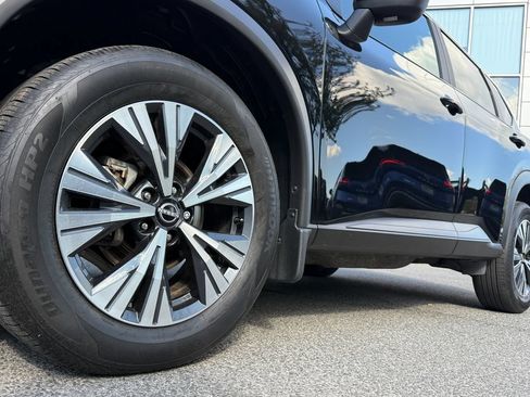 Used 2023 Nissan Rogue SV AWD/4WD image 10