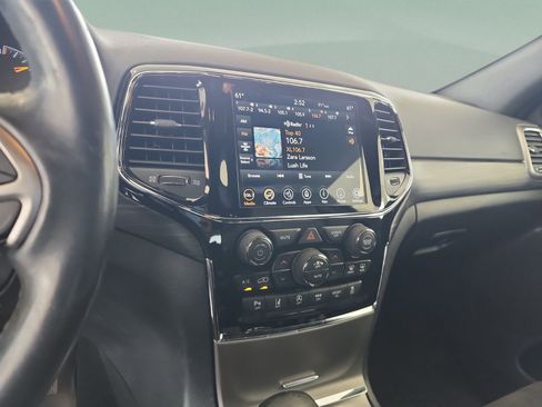 Used 2021 Jeep Grand Cherokee Laredo X AWD/4WD image 12