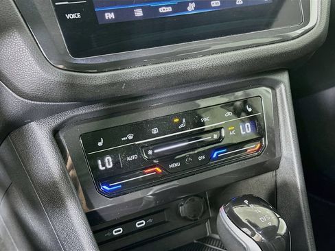 Used 2023 Volkswagen Tiguan SE w/ Panoramic Sunroof Package FWD image 14