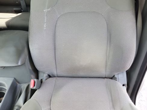 Used 2018 Nissan Frontier SV image 15