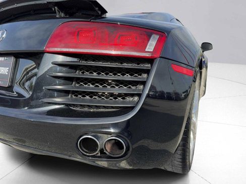 Used 2011 Audi R8 V8 image 15