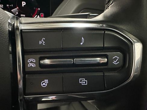 Used 2025 GMC Yukon XL Denali w/ Sun & Power Step Package image 21