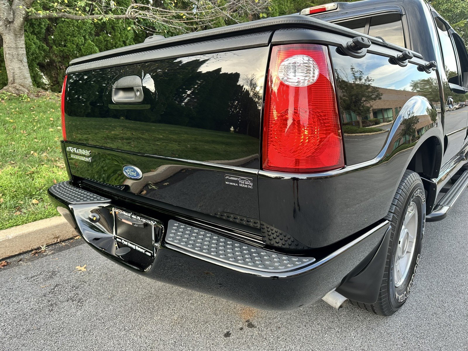 Used 2004 Ford Explorer Sport Trac 4x4 image 37
