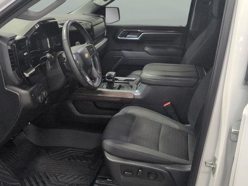 Used 2025 Chevrolet Silverado 1500 RST AWD/4WD image 8