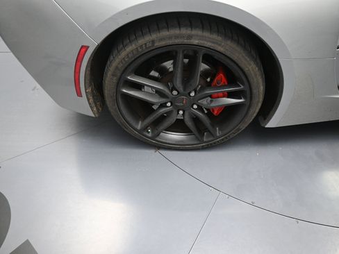 Used 2016 Chevrolet Corvette Stingray Coupe w/ Carbon Flash Badge Package image 18