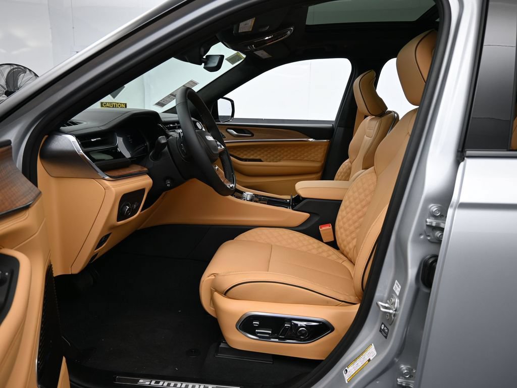 New 2025 Jeep Grand Cherokee Summit AWD/4WD image 12