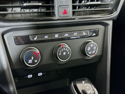 Used 2022 Volkswagen Taos SE image 23