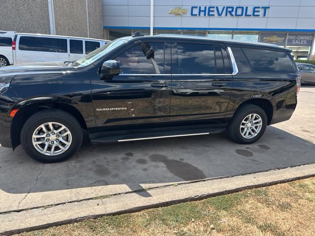 Used 2021 Chevrolet Suburban LS RWD image 4