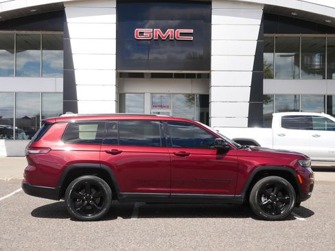 Used 2022 Jeep Grand Cherokee L Laredo AWD/4WD image 2