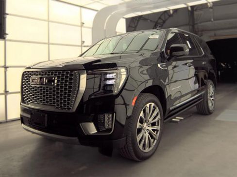Used 2023 GMC Yukon Denali w/ Denali Reserve Package AWD/4WD image 4