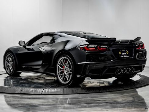 Used 2025 Chevrolet Corvette Z06 image 13