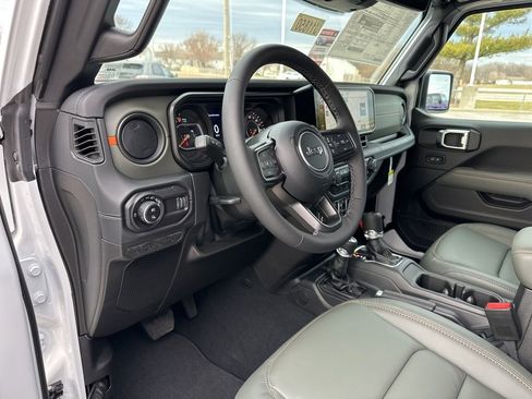 New 2026 Jeep Gladiator Mojave image 60