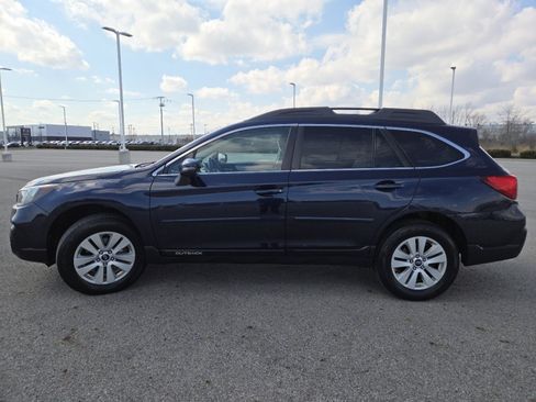 Used 2018 Subaru Outback 2.5i Premium image 15