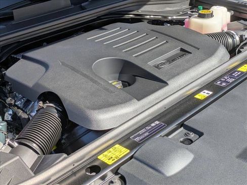 New 2026 Land Rover Range Rover Sport SE image 19