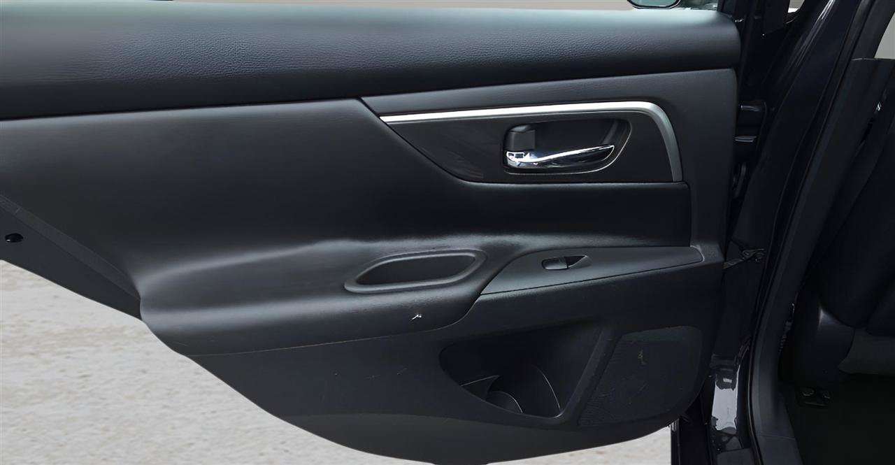 Used 2014 Nissan Altima 2.5 SL w/ Moonroof Package FWD image 13