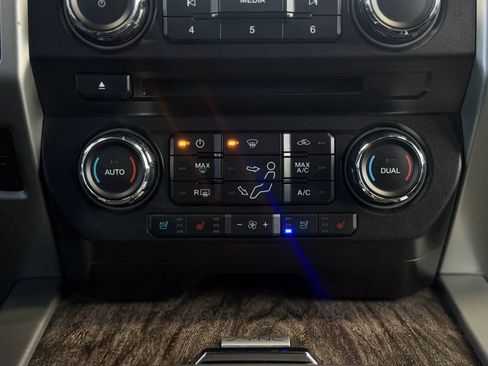 Used 2017 Ford F350 Lariat w/ Lariat Ultimate Package image 27