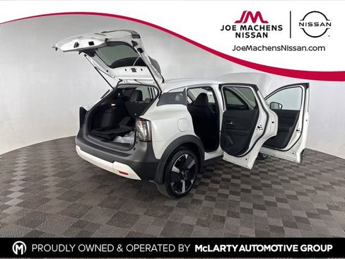 Certified 2025 Nissan Kicks SR image 14